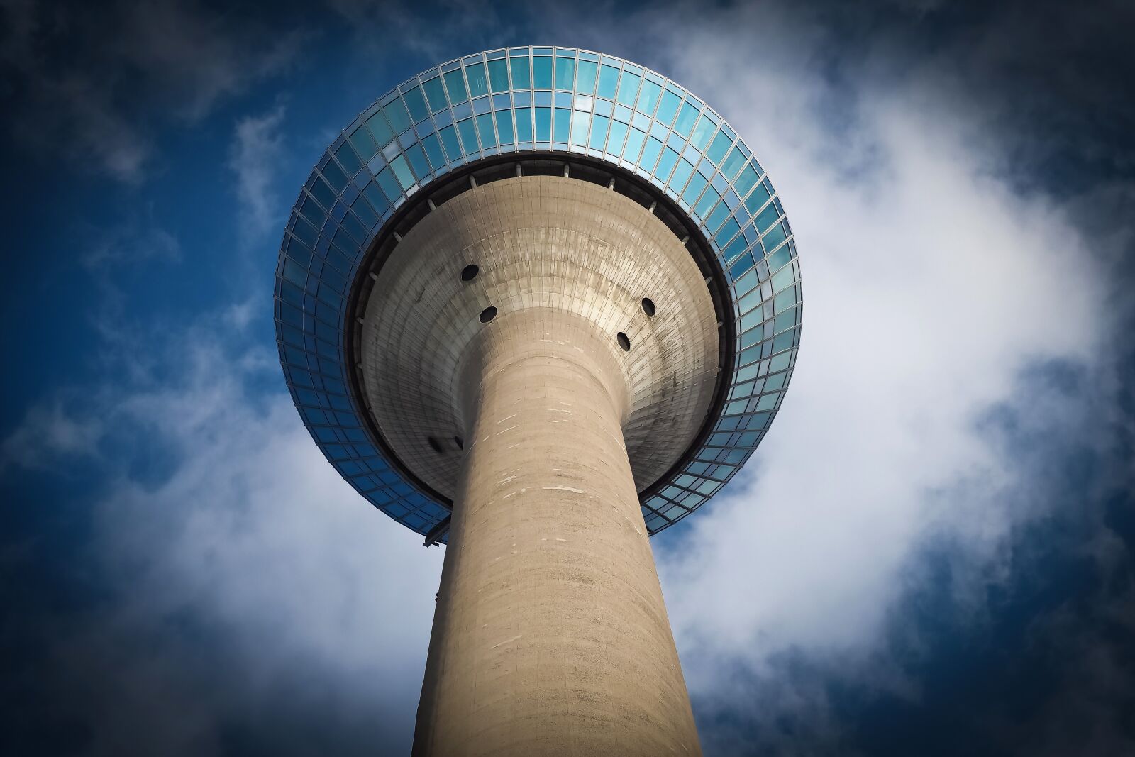 Olympus OM-D E-M10 sample photo. Sky, clouds, architecture photography