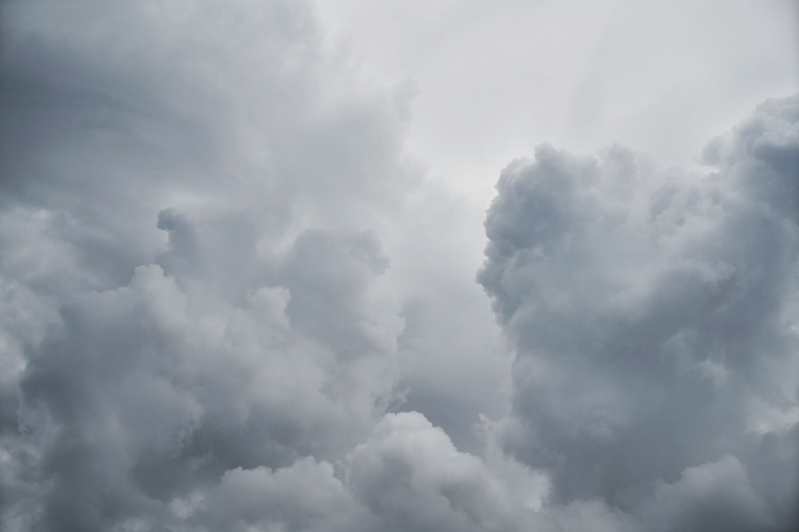 Sony a7R II sample photo. Cloud, rain, white photography