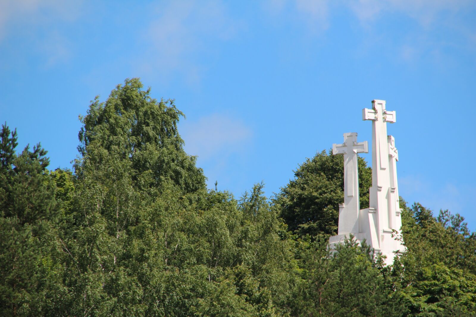 Canon EOS 600D (Rebel EOS T3i / EOS Kiss X5) sample photo. Crosses, holy, forest photography
