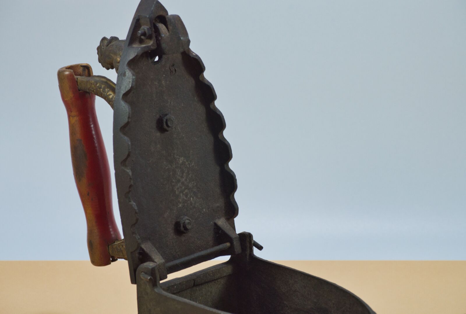 Nikon D3200 sample photo. Iron, vintage, old photography