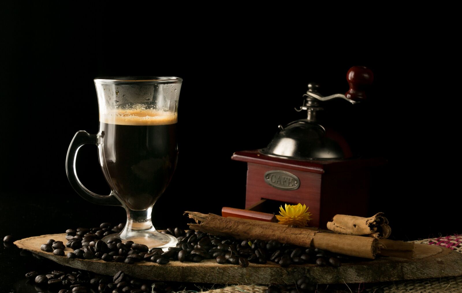 Canon EF 50mm F1.8 II sample photo. Drink, darkness, coffee photography