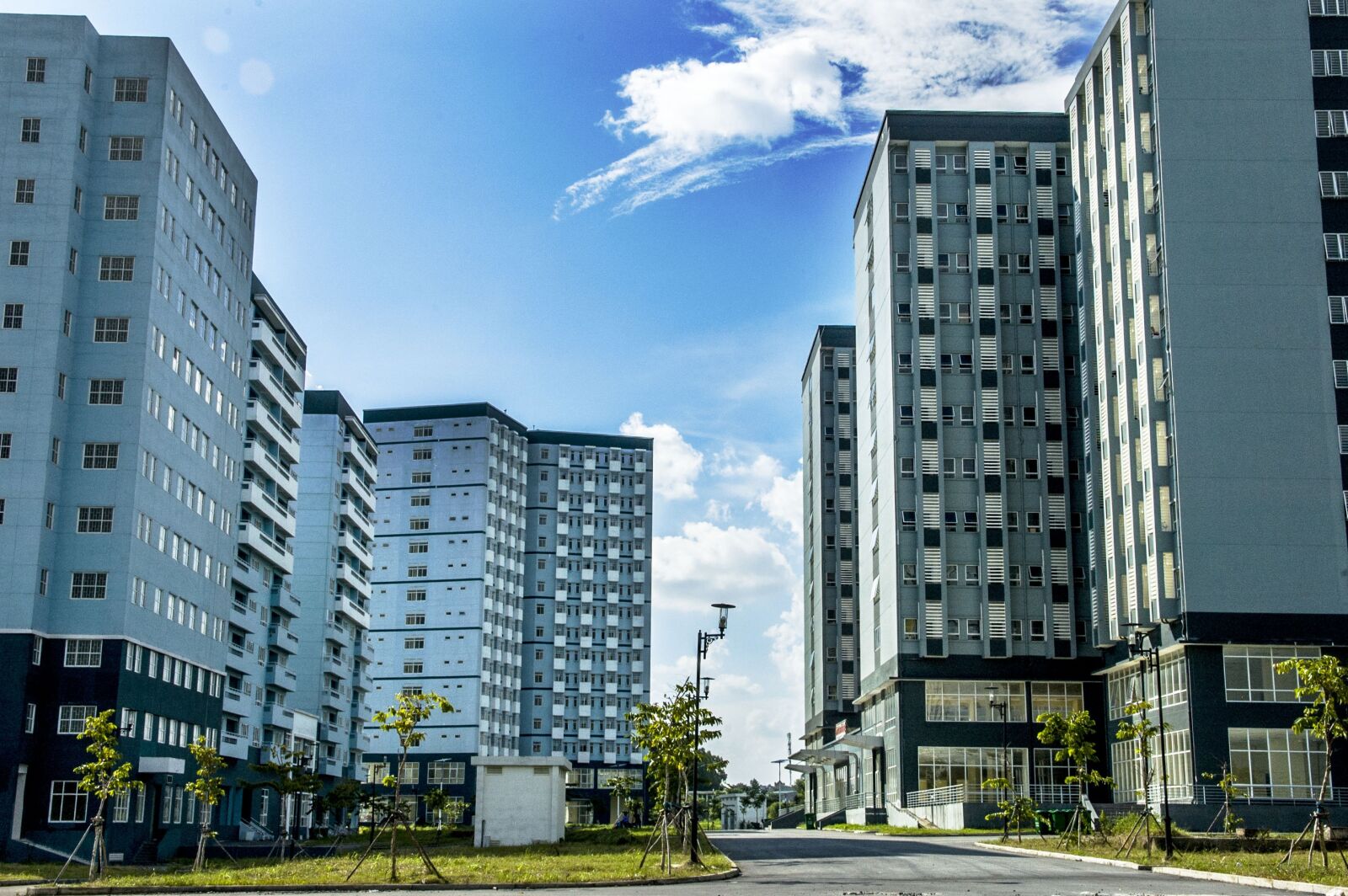 Nikon D70s sample photo. Dormitory, building, sky photography