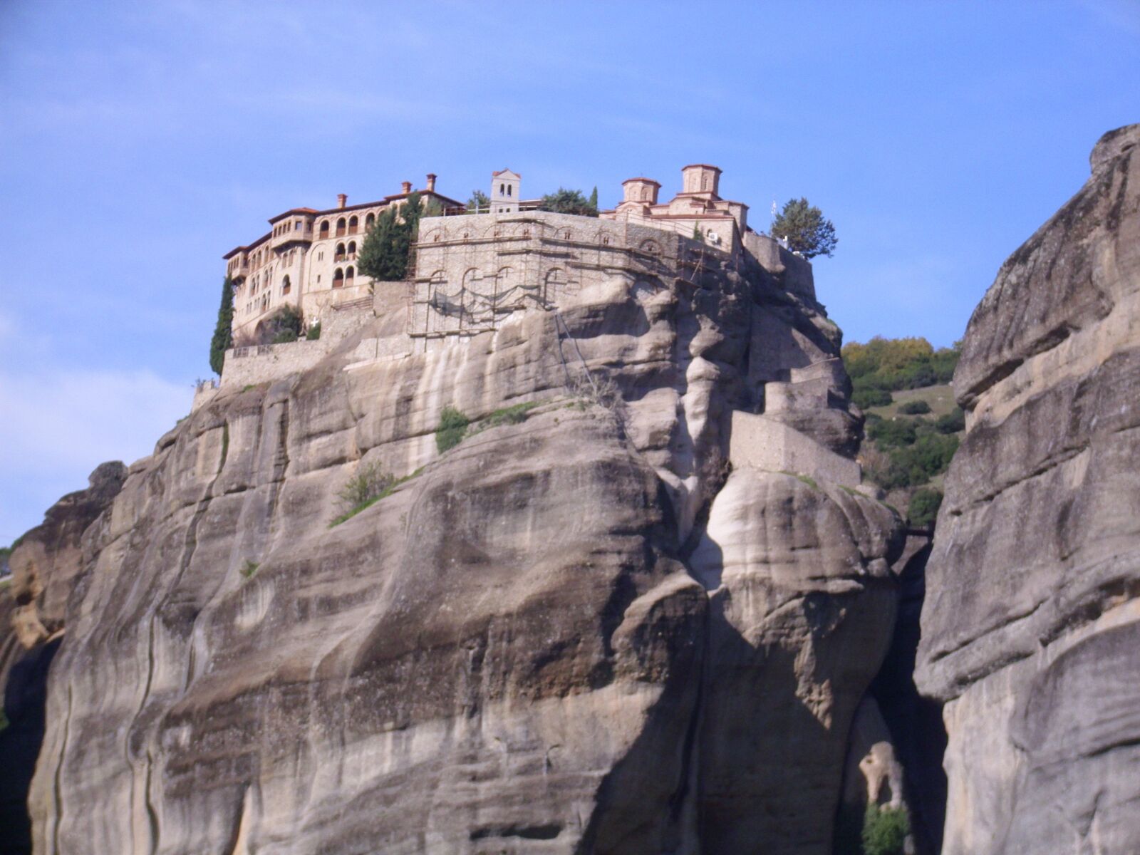 PENTACON DCZ 10.4 sample photo. Meteora, monastery, mountains photography
