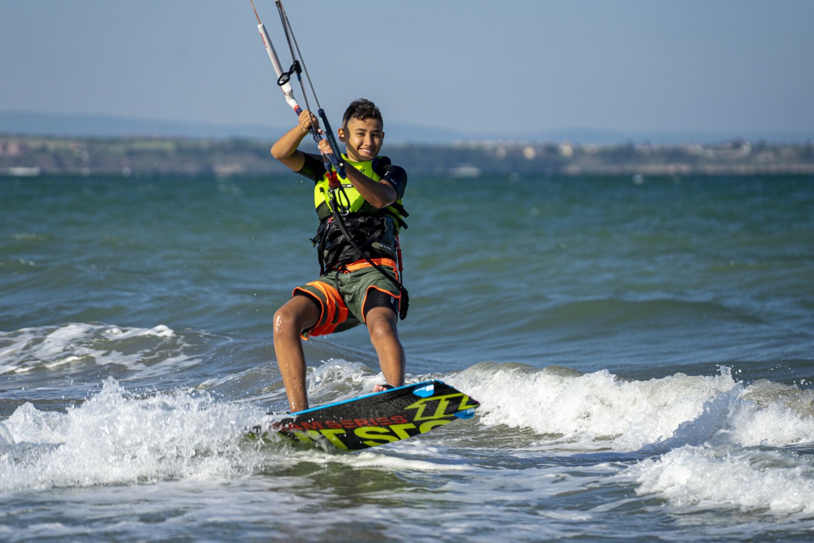 Sony a7 II + Sony FE 70-200mm F4 G OSS sample photo. Kite, surf, sea photography
