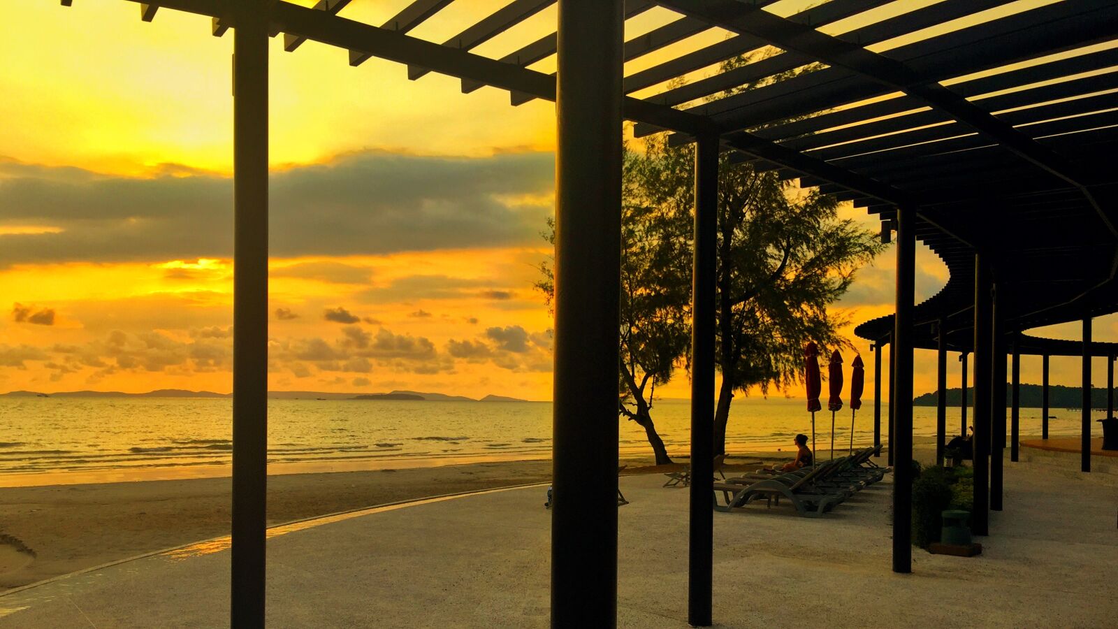 iPhone 6 Plus back camera 4.15mm f/2.2 sample photo. Cambodia, independence beach, sunset photography