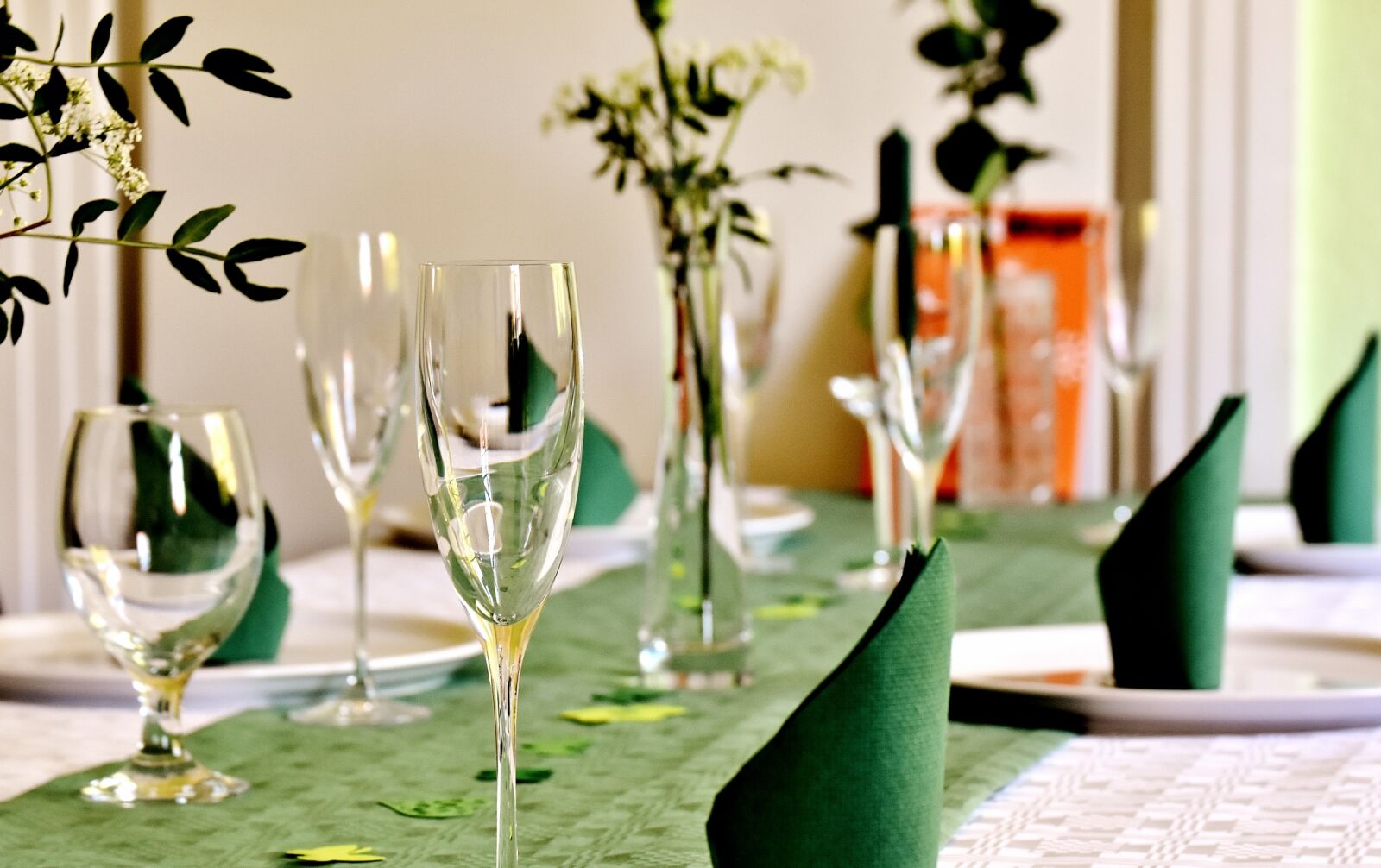 Nikon D7200 sample photo. Gedeckter table, board, tableware photography