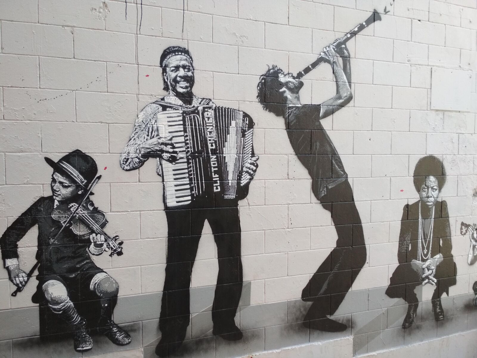 Xiaomi Redmi 4X sample photo. Mural, music, accordion photography