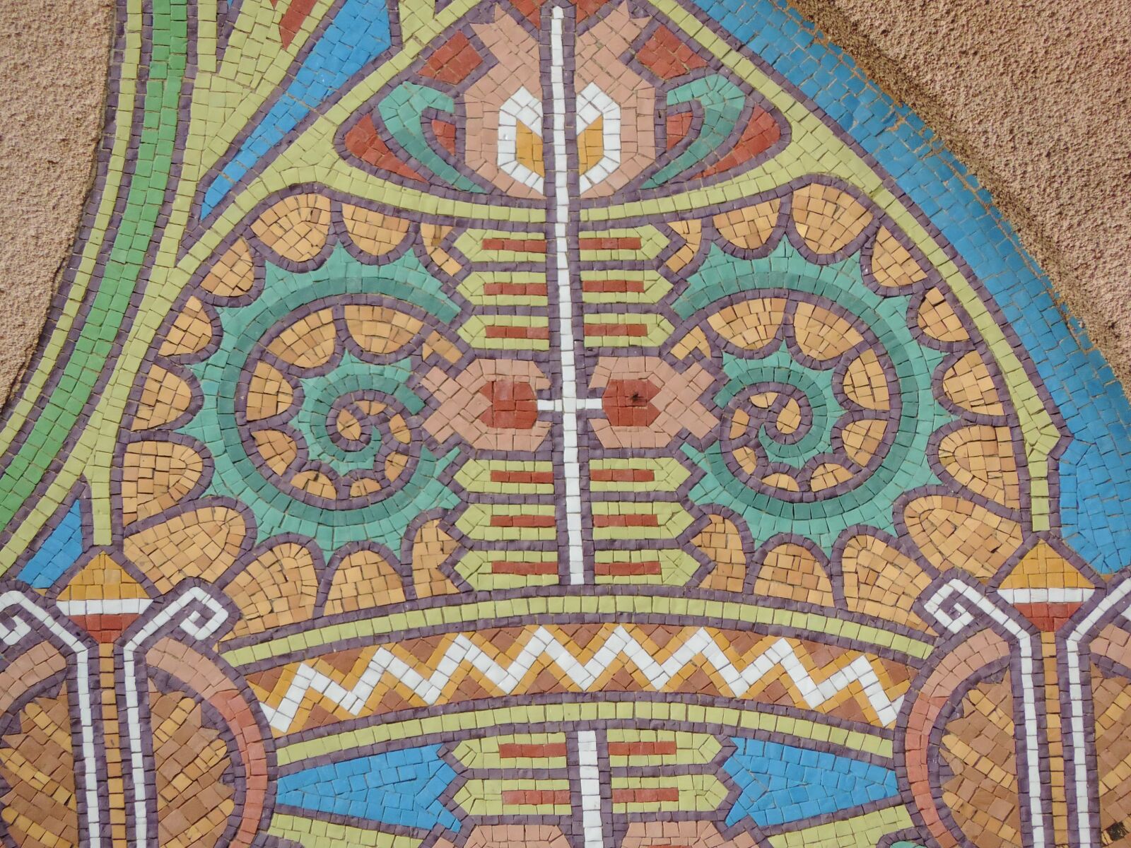 Nikon Coolpix P520 sample photo. Arabesque, facade, mosaic, symmetry photography