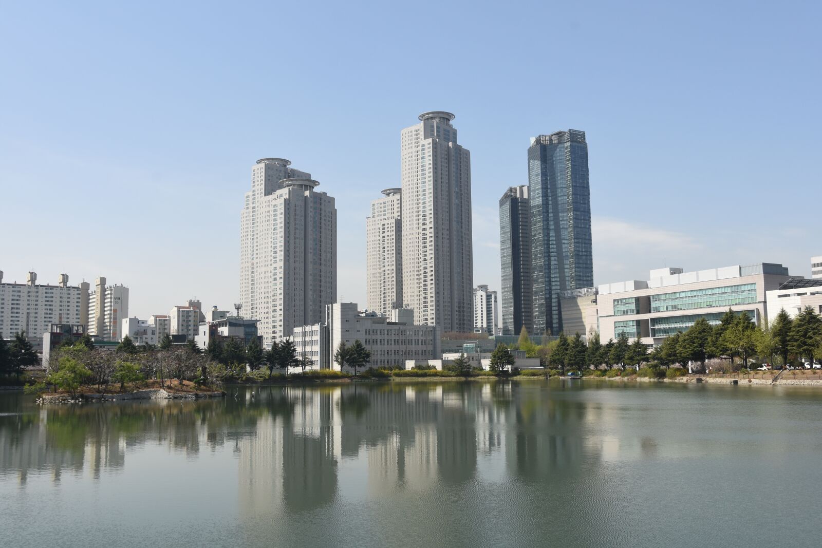Nikon D7200 sample photo. Lake, cbd, building photography