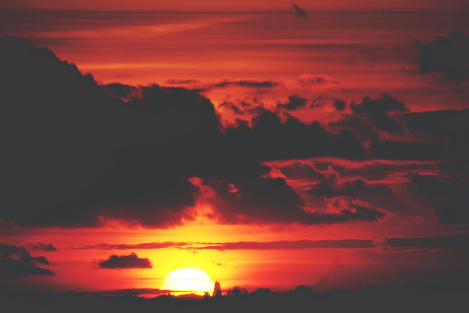 Sony ILCA-77M2 sample photo. Clouds, dark, clouds, dawn photography
