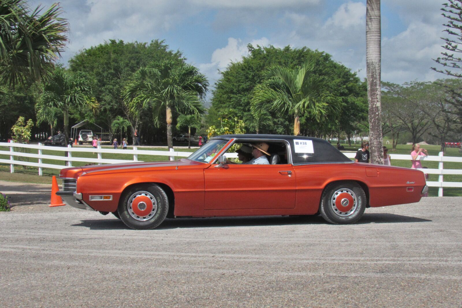 Canon PowerShot SX530 HS sample photo. Ford, thunderbird, antique photography