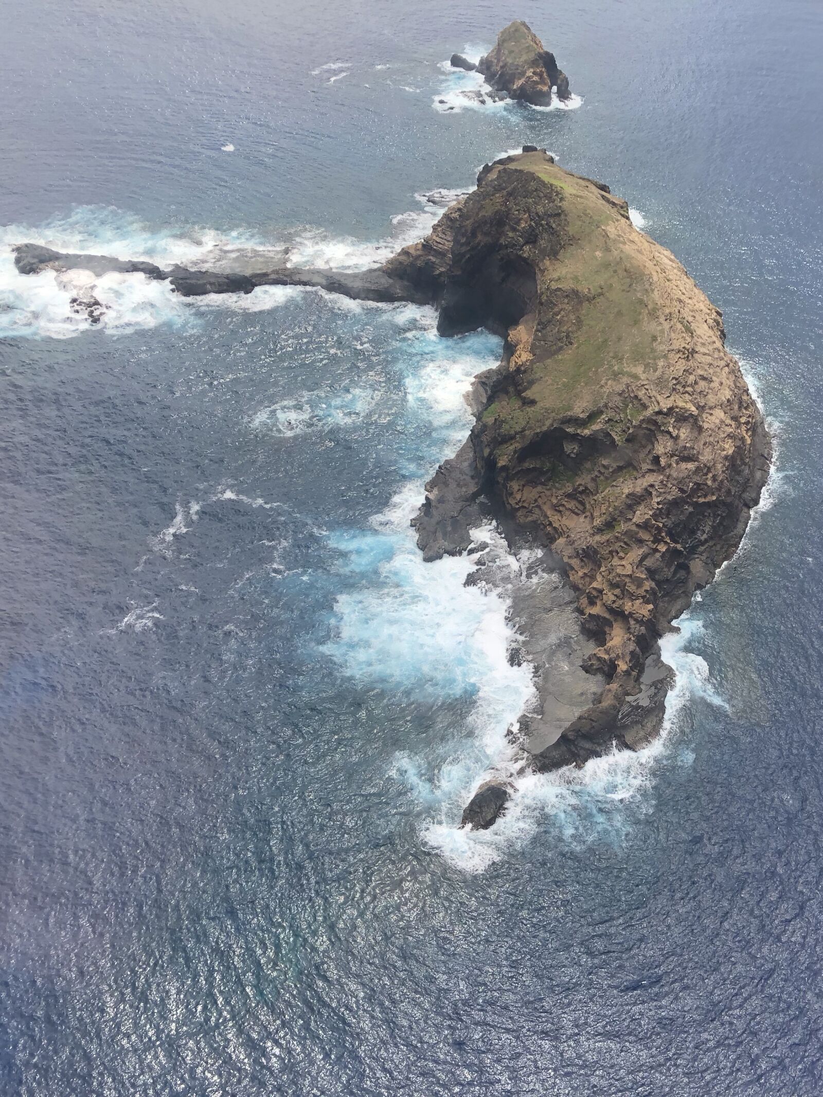 Apple iPhone 8 Plus sample photo. Hawaii, pacific ocean, aerial photography