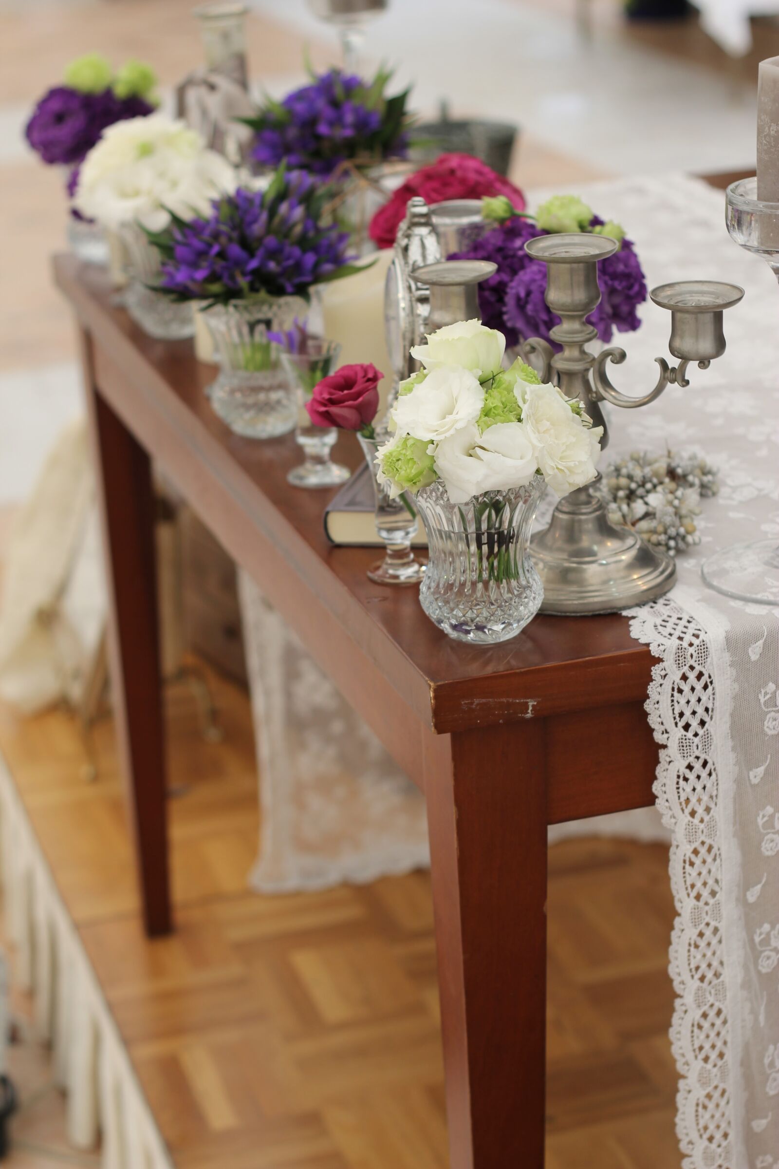 Canon EOS 60D + Canon EF 50mm F1.8 II sample photo. Flowers, the main table photography