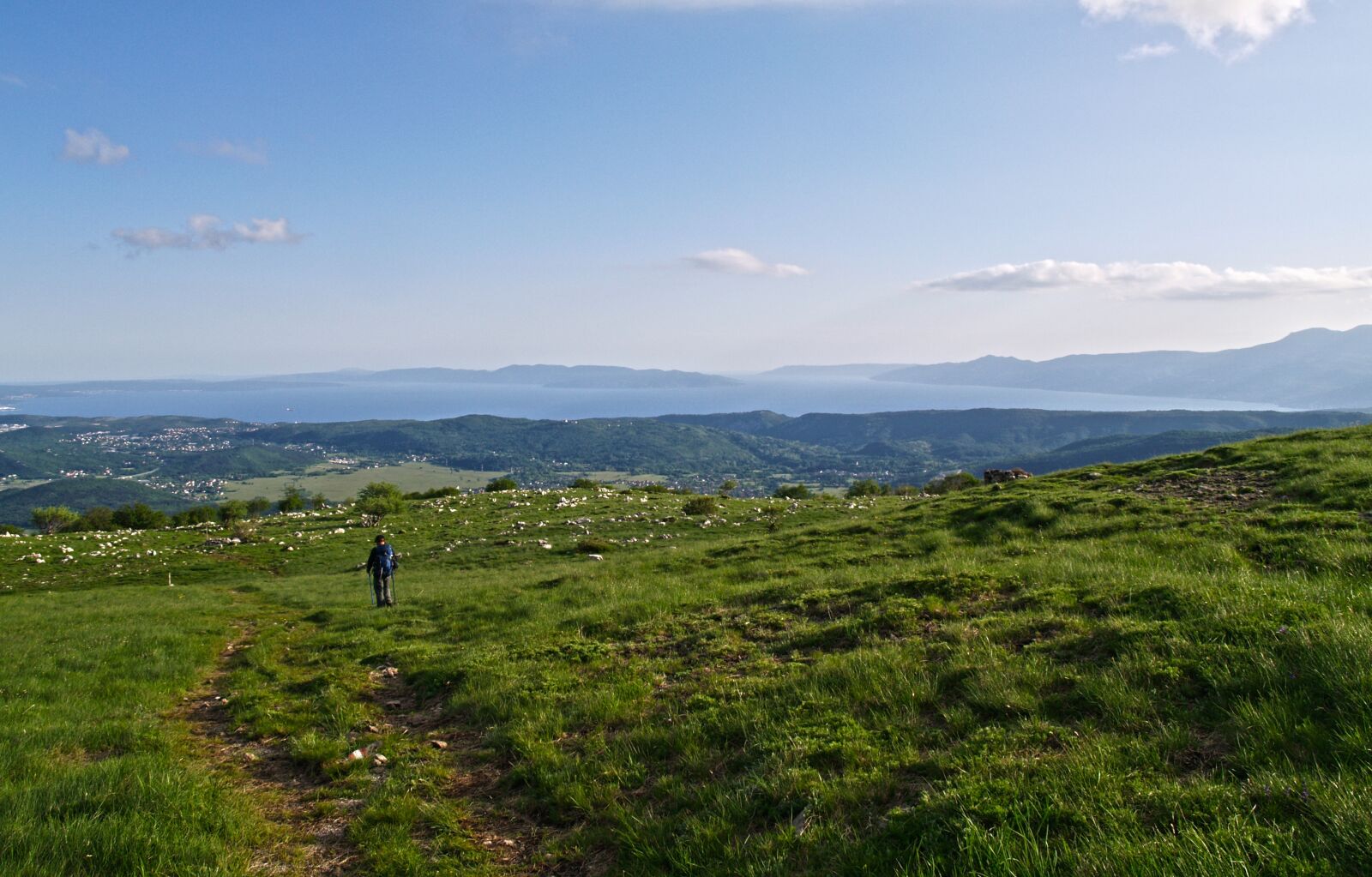 Olympus E-400 (EVOLT E-400) sample photo. Panorama, hiker, hiking photography