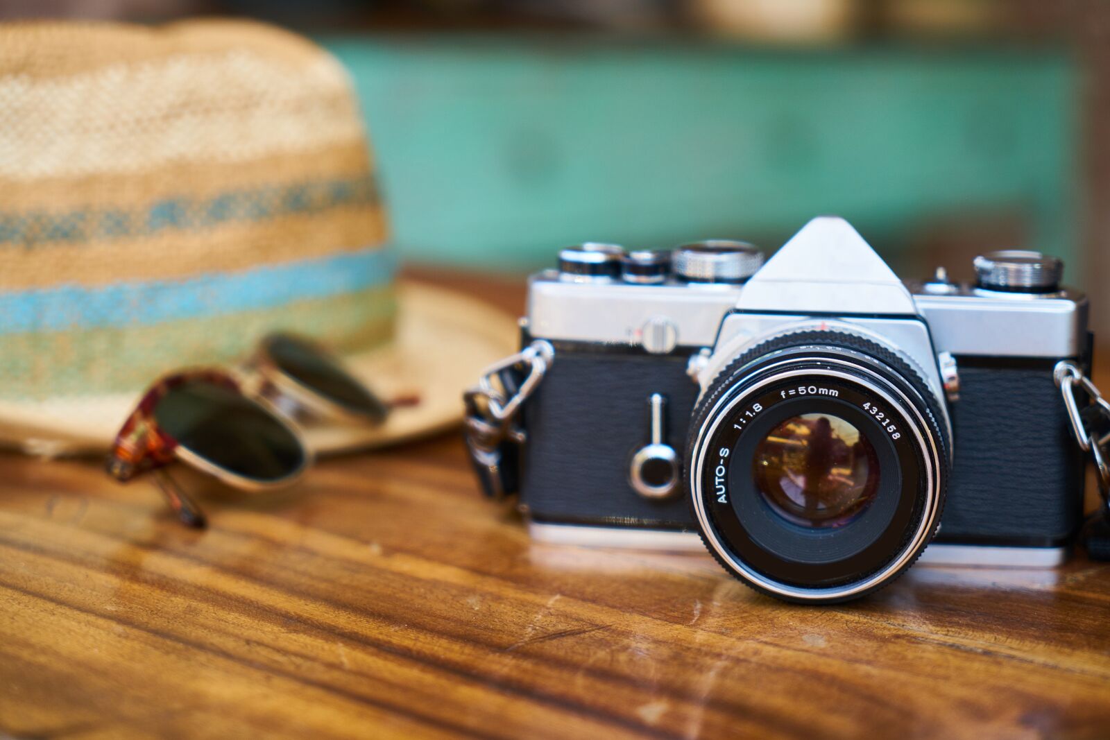 Sony a7R II sample photo. Old, camera, lens photography