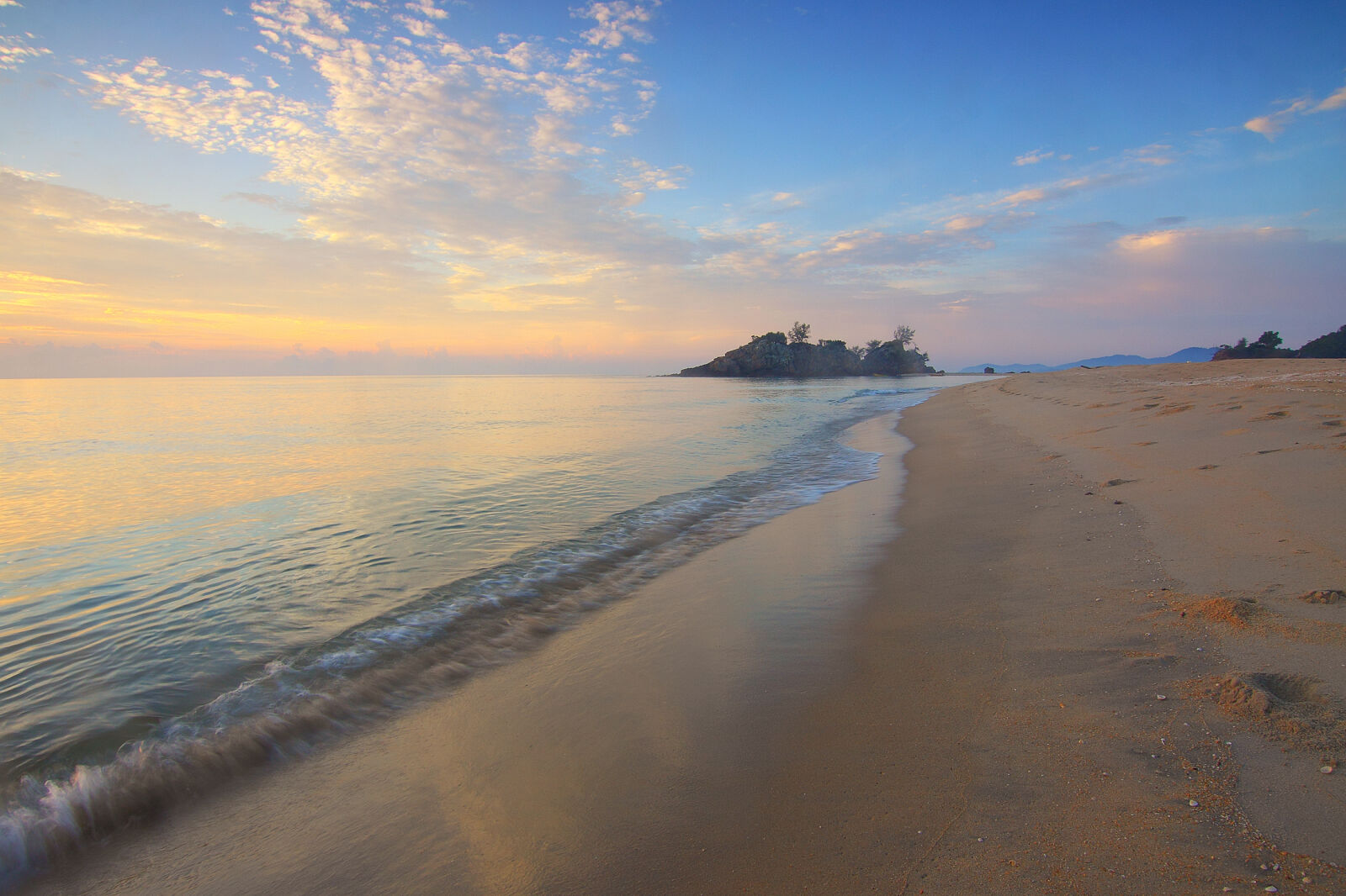 Canon EOS 50D sample photo. Beach, clouds, dawn, island photography