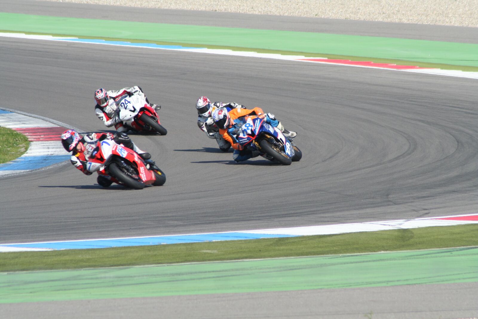 Canon EOS 350D (EOS Digital Rebel XT / EOS Kiss Digital N) sample photo. Race, motorcycle racing, motorcycle photography