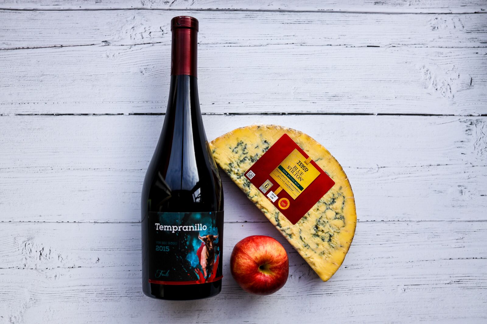 Canon RF 35mm F1.8 IS STM Macro sample photo. Cheese, blue cheese, wine photography