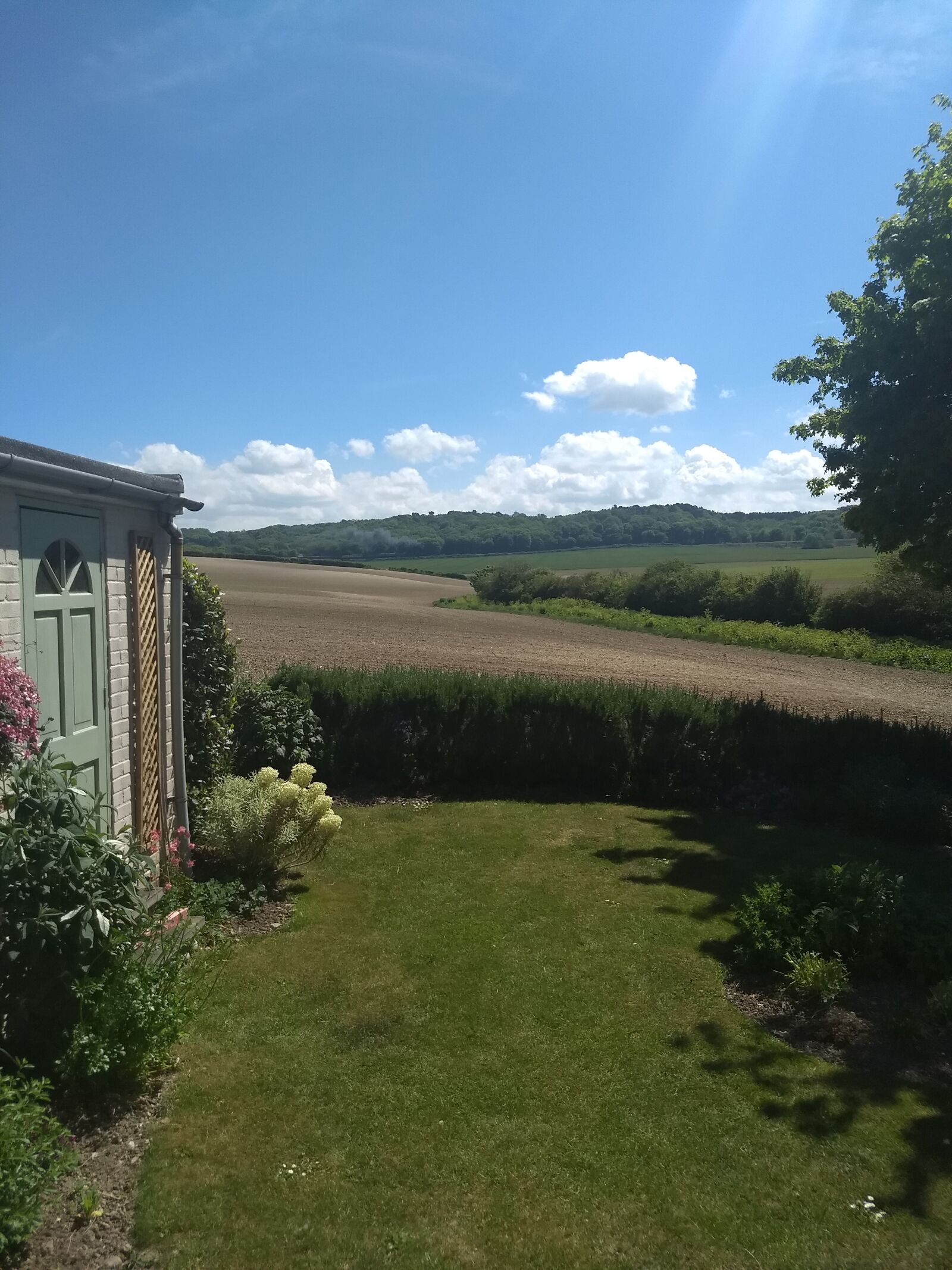 Motorola Moto G (5) Plus sample photo. Blue sky, garden, cottage photography