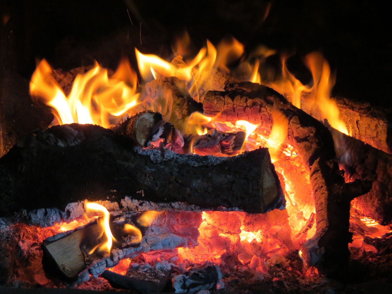 Canon PowerShot SX40 HS sample photo. Fire, fireplace, wood photography