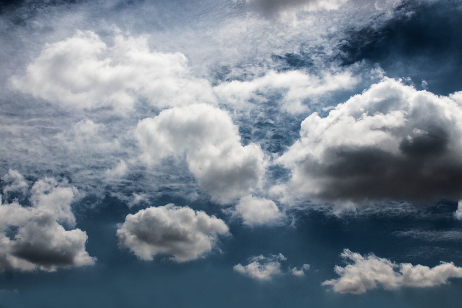 Canon EOS 77D (EOS 9000D / EOS 770D) sample photo. Cloud, clouds, sky photography