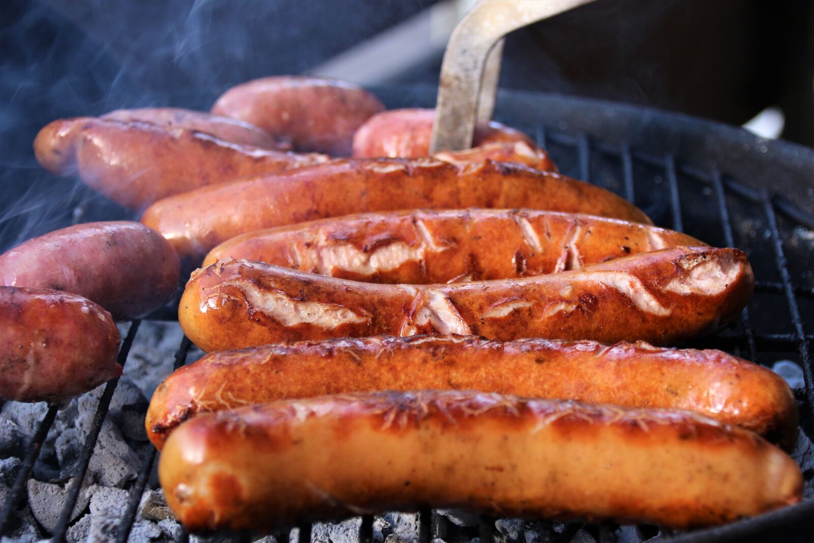 Canon EOS 700D (EOS Rebel T5i / EOS Kiss X7i) sample photo. Sausage, barbecue, bratwurst photography