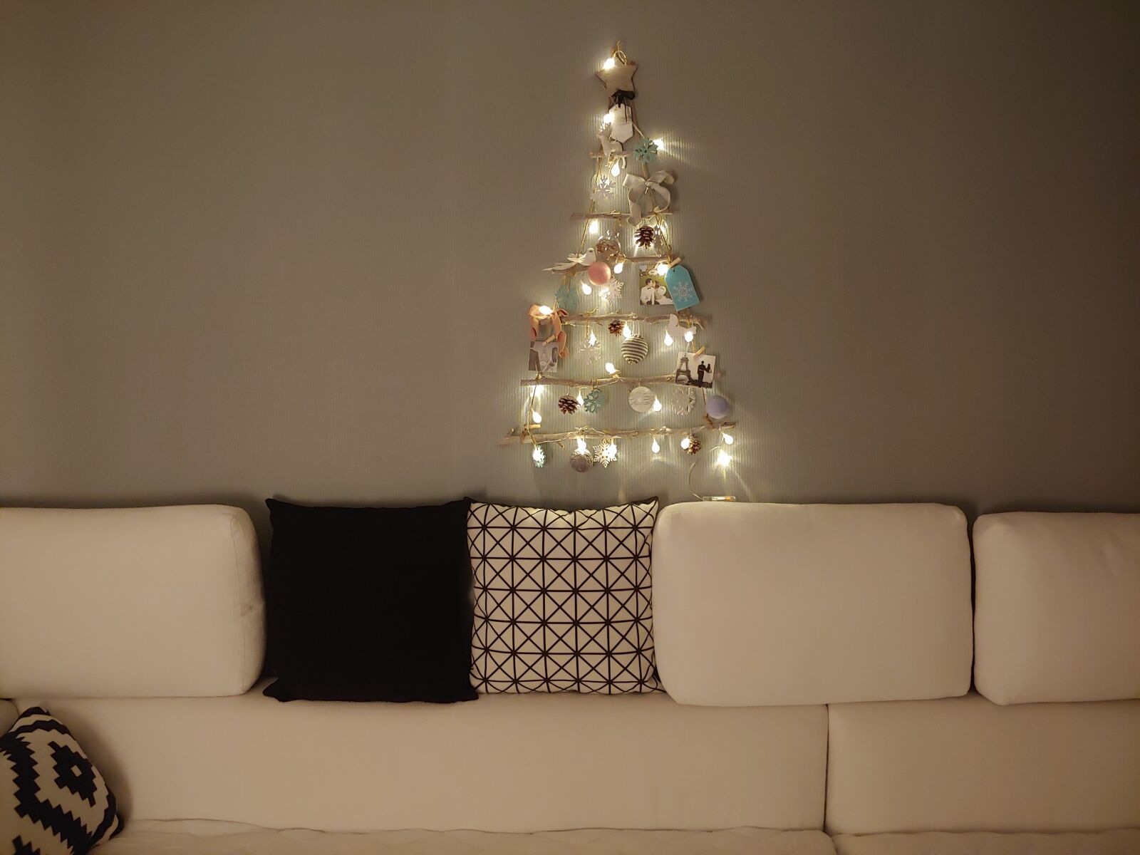 LG G7 THINQ sample photo. Christmas, tree, ornament photography