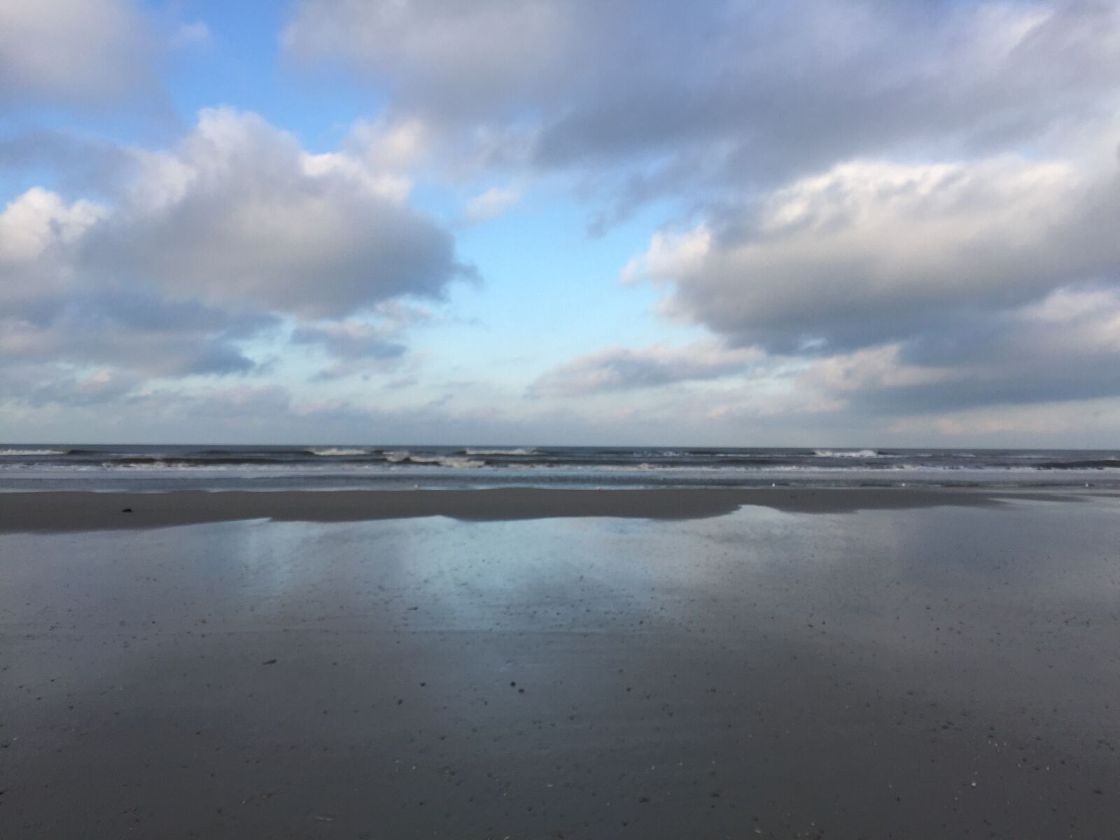 iPhone 6 back camera 4.15mm f/2.2 sample photo. Sky, water, wave photography