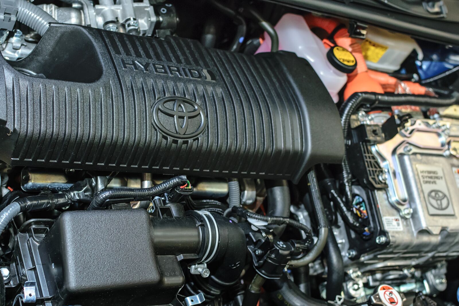 Nikon D5300 sample photo. Hybrid car, toyota, engine photography
