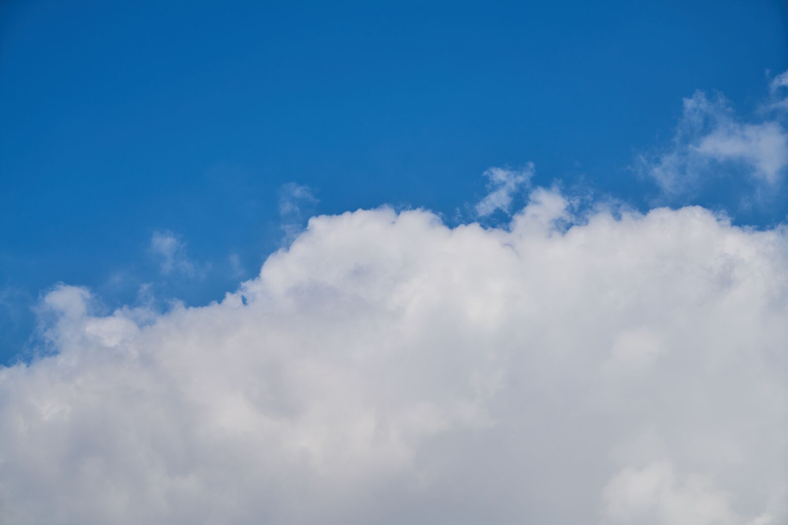 Sony a7R II sample photo. Cloud, blue, sky photography