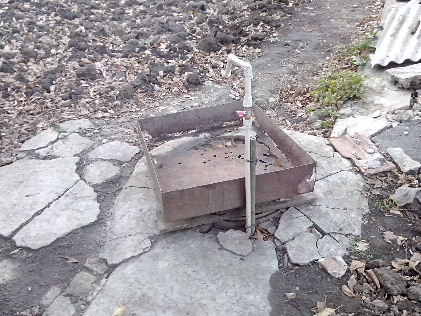 TCT ALCATEL ONE TOUCH 5020D sample photo. House, ukraine, winter photography