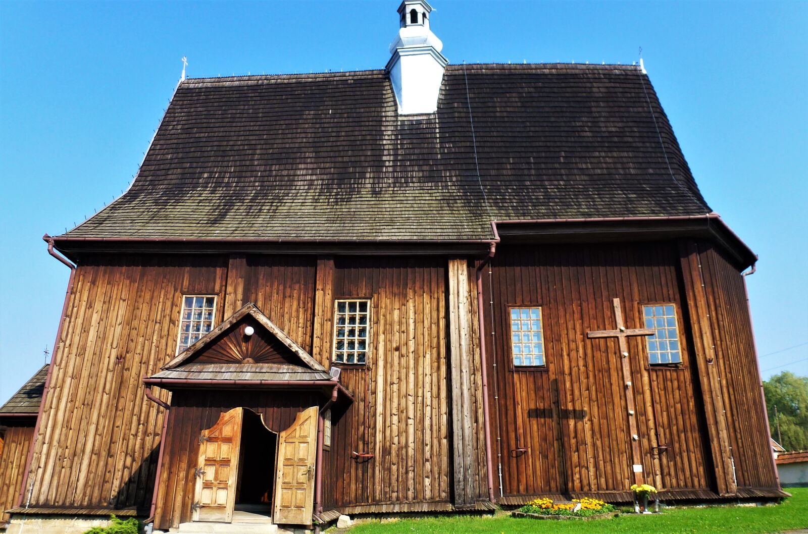 Panasonic Lumix DMC-ZS10 (Lumix DMC-TZ20 / Lumix DMC-TZ22) sample photo. Architecture, poland, church wood photography