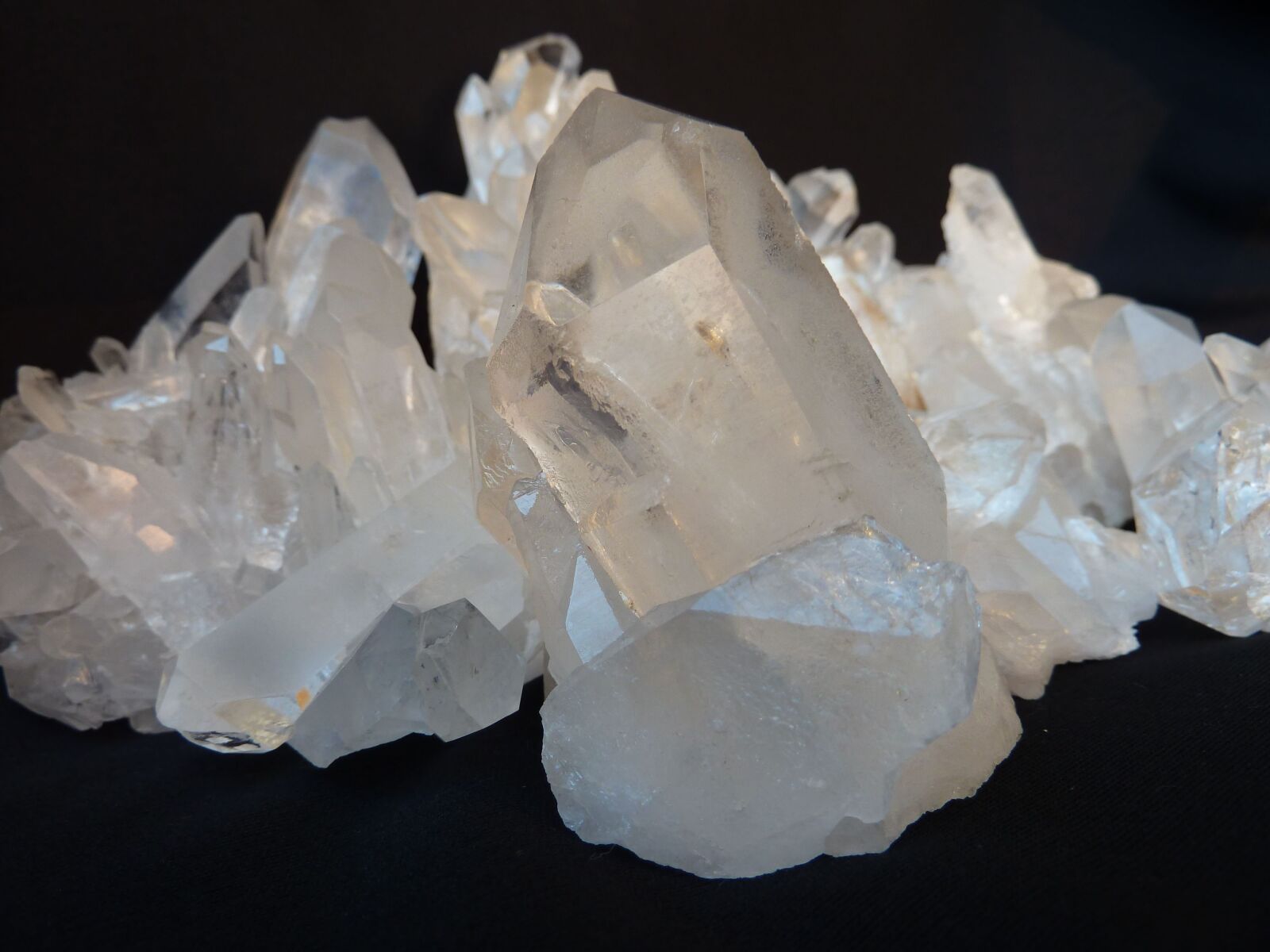 Panasonic Lumix DMC-ZS7 (Lumix DMC-TZ10) sample photo. Rock crystal, clear to photography
