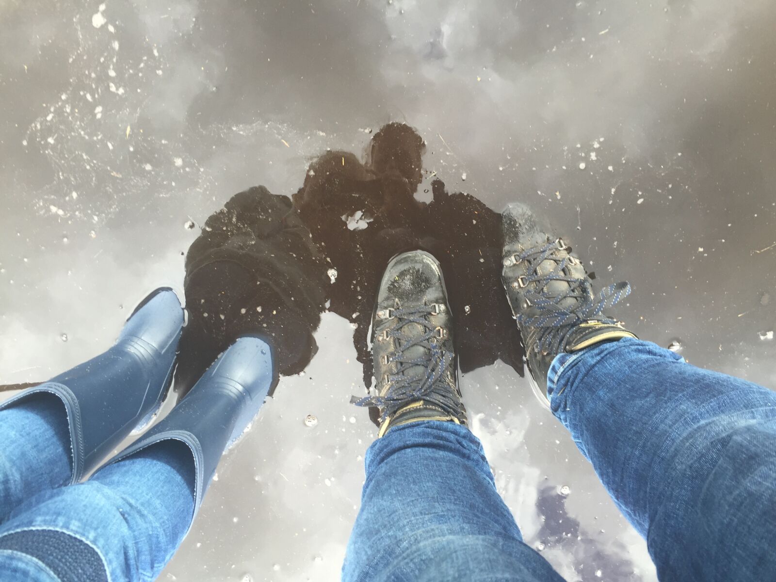 Apple iPhone 6 sample photo. Water, boots, activity photography