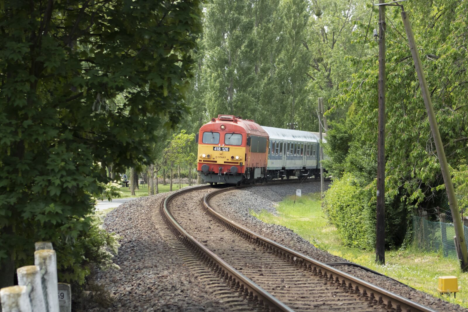 Canon EF75-300mm f/4-5.6 sample photo. Rail, train, locomotive photography
