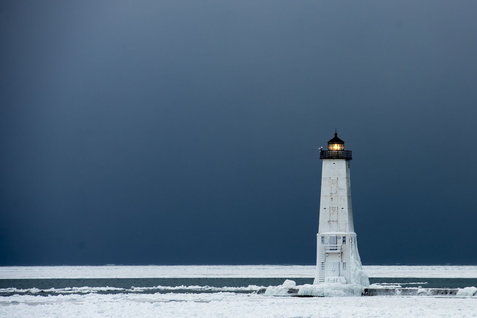 Nikon D810 sample photo. Lighthouse, ice, winter photography