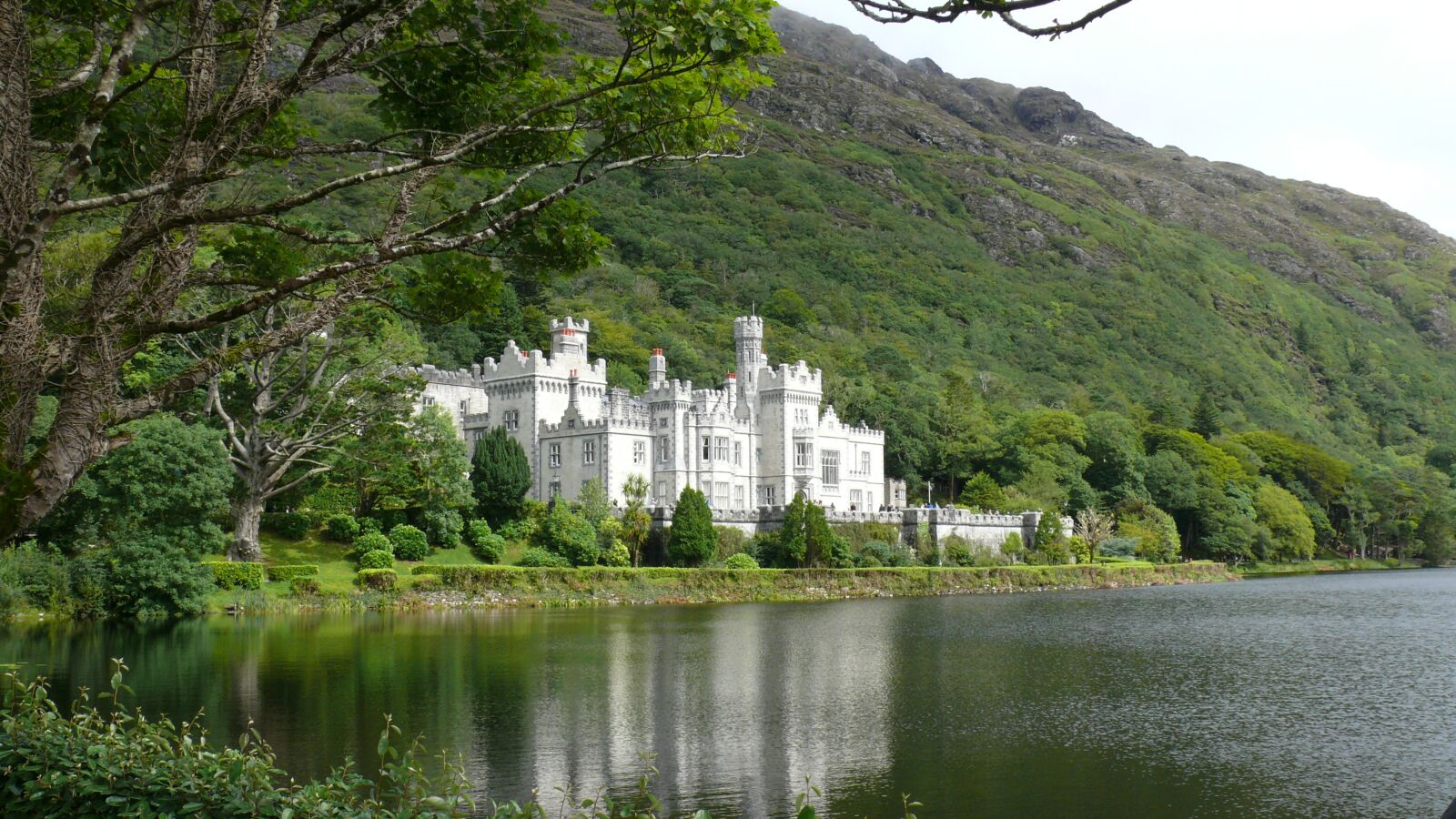Panasonic DMC-FZ50 sample photo. Kylemore, abbey, ireland photography