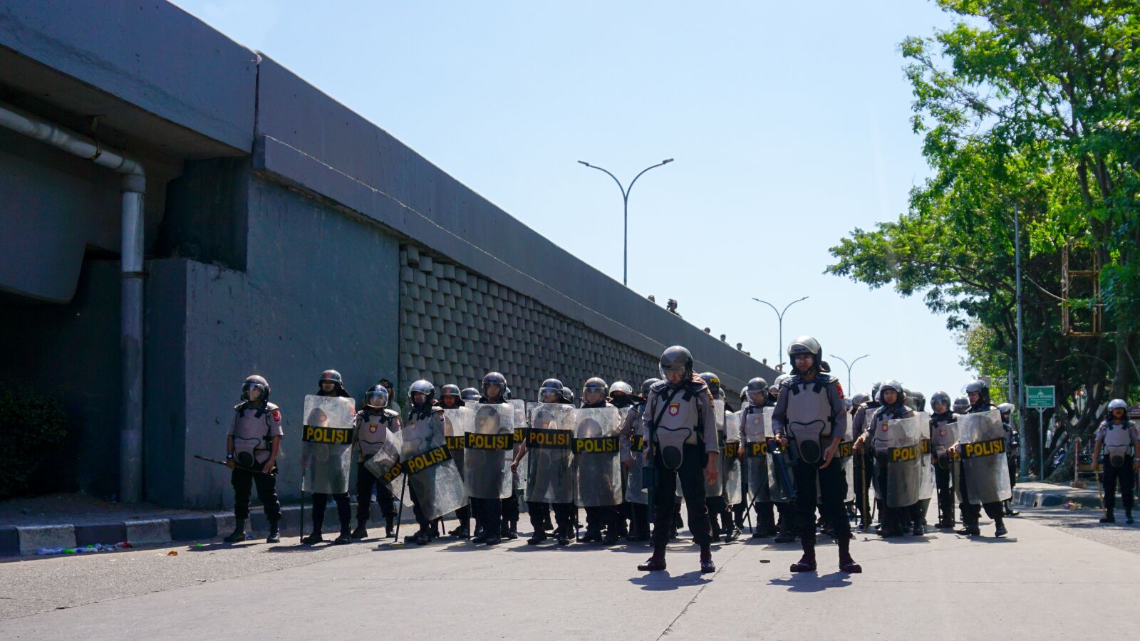 Sony a6000 sample photo. Demonstration, protest, police photography