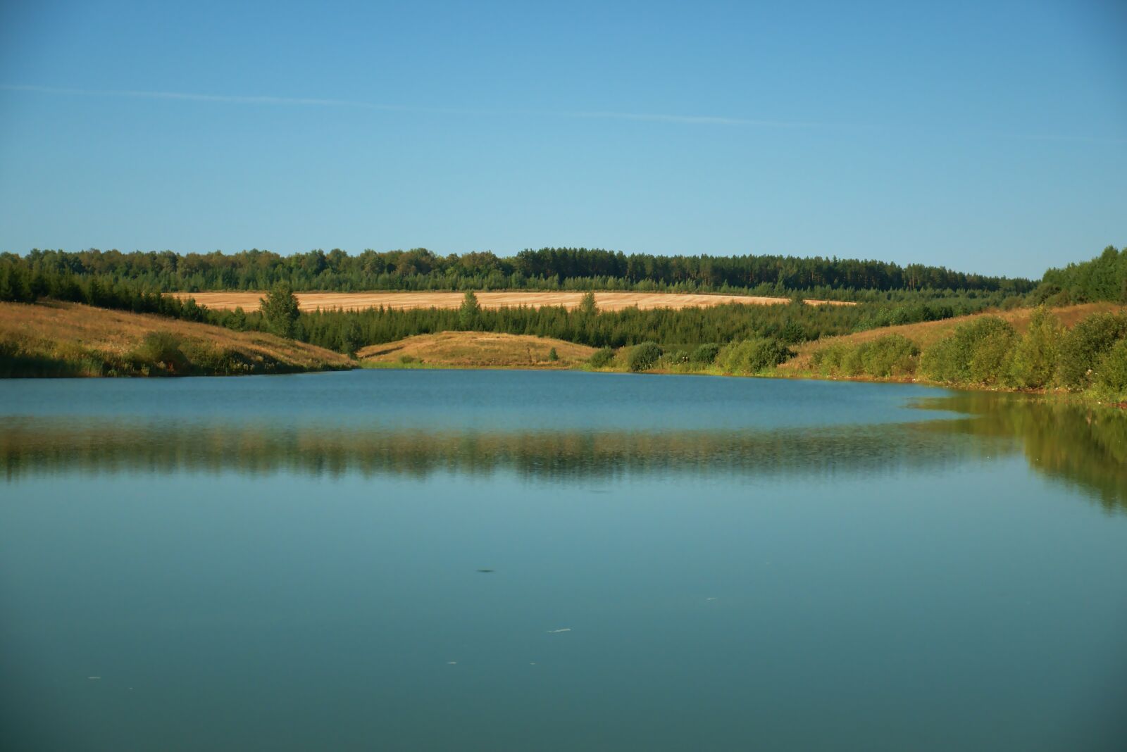 Fujifilm XC 16-50mm F3.5-5.6 OIS II sample photo. Pond, water, blue photography