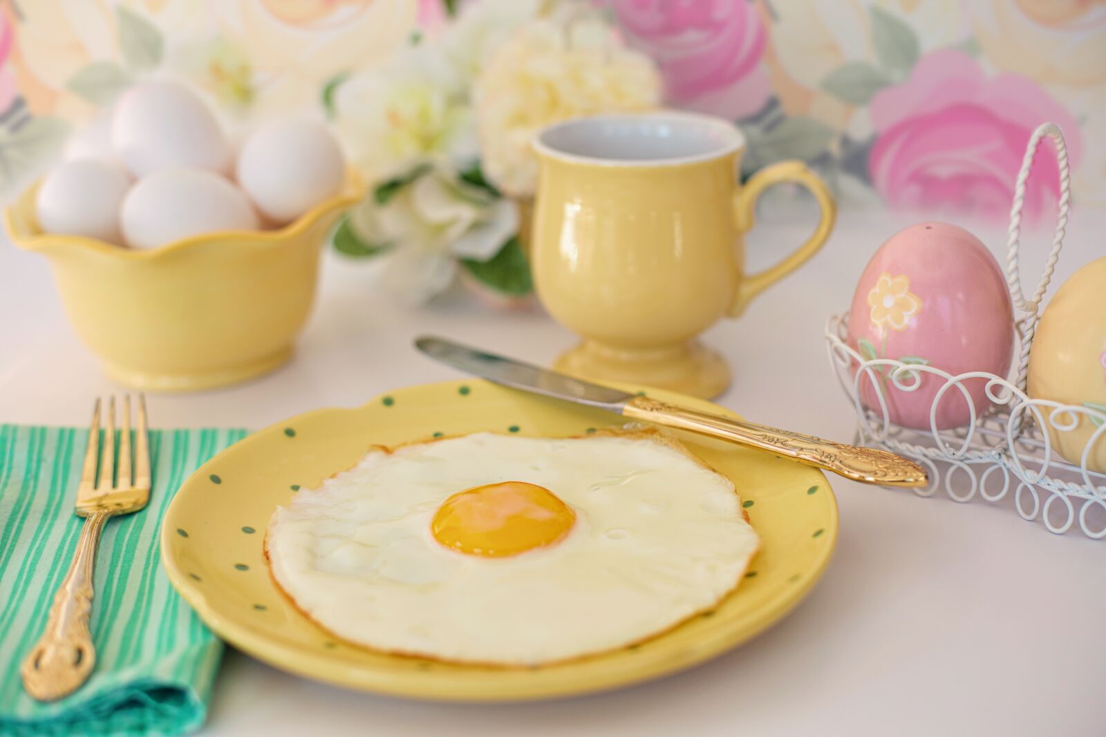 Canon EF 50mm F1.4 USM sample photo. Fried egg, breakfast, easter photography