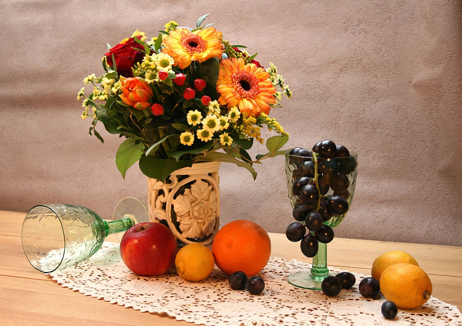 Canon EOS 400D (EOS Digital Rebel XTi / EOS Kiss Digital X) sample photo. Fruit, food, table photography