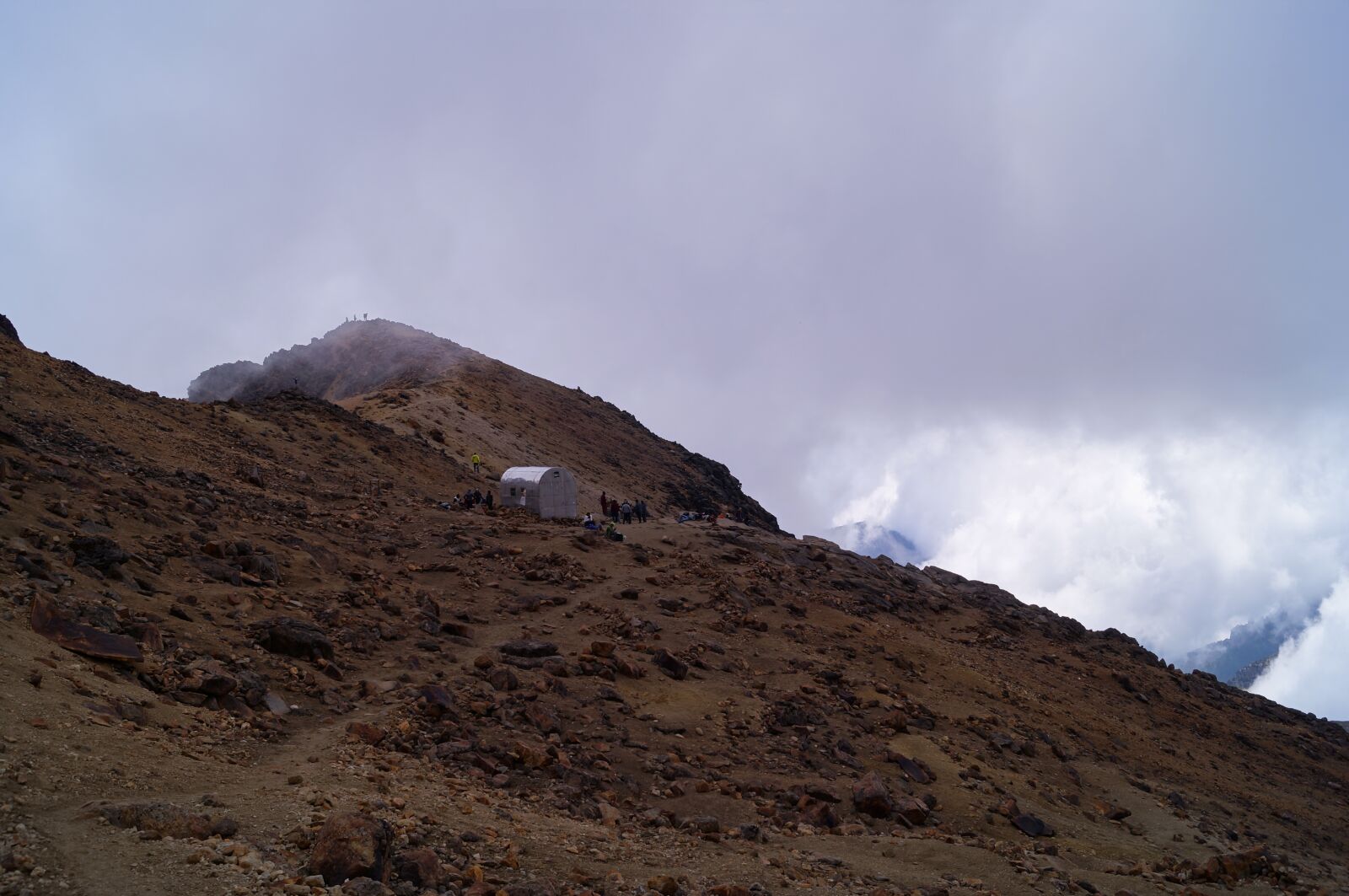 Sony SLT-A37 sample photo. Mountain, refuge, alpine photography