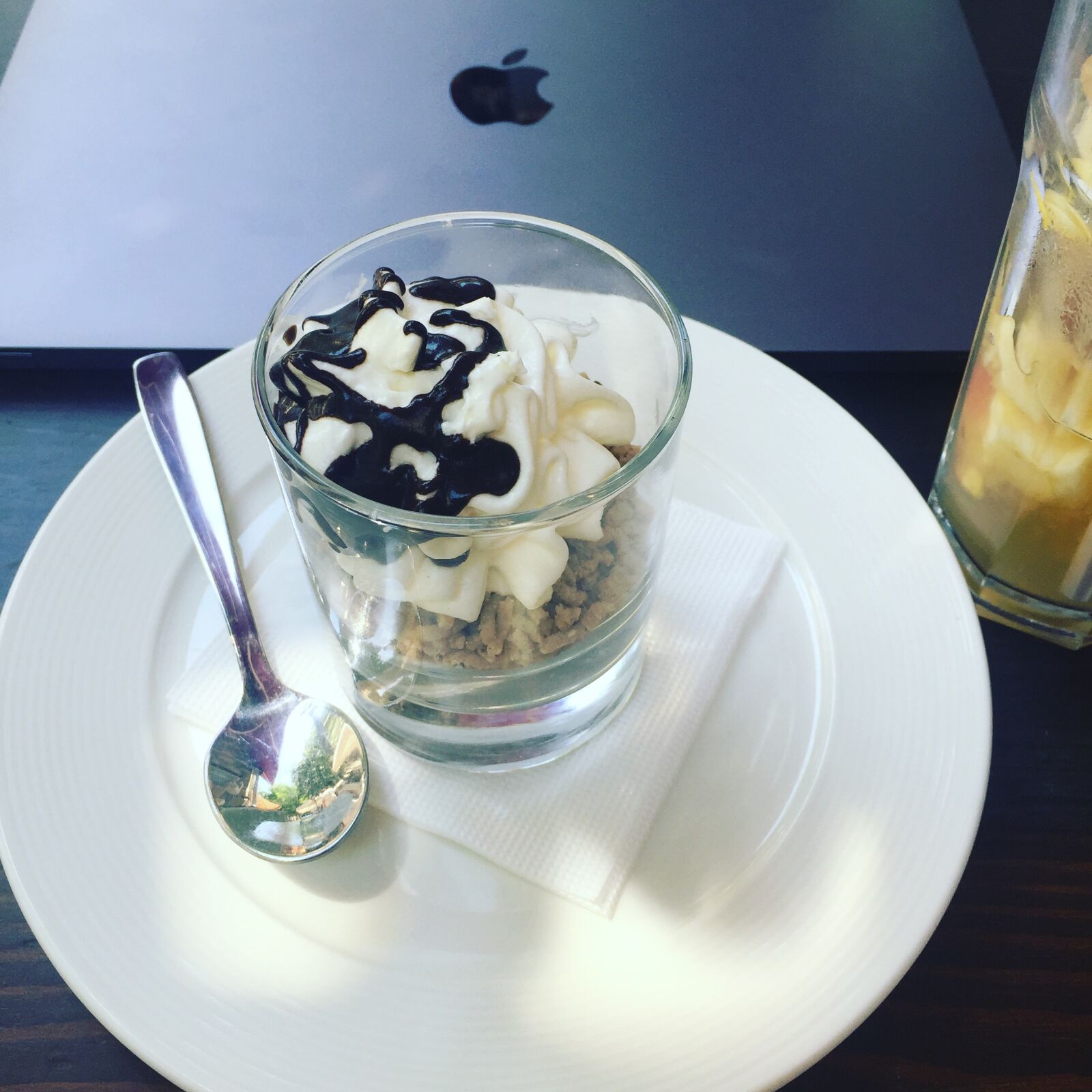 iPhone 6 back camera 4.15mm f/2.2 sample photo. Cafe, dessert, macbook, spoon photography