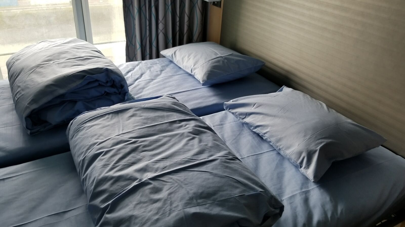 Samsung Galaxy S8 sample photo. Cabin, beds, stateroom photography