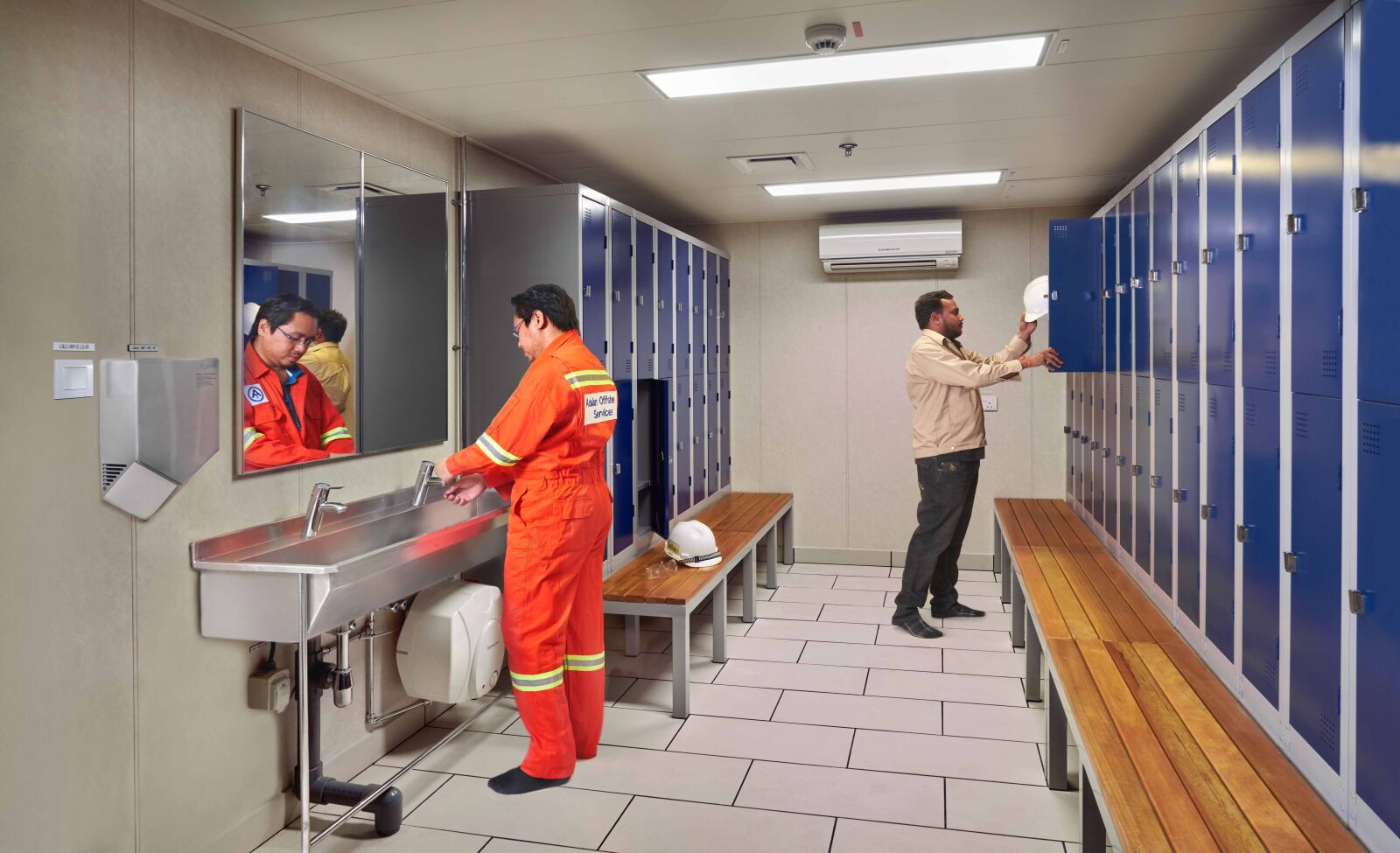 Sony a7R sample photo. Locker, rest room, cabin photography