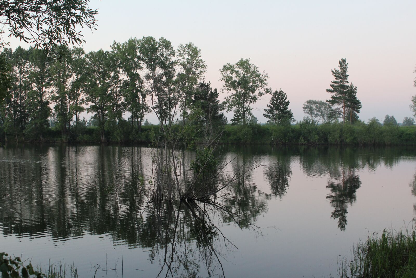 Canon EOS 600D (Rebel EOS T3i / EOS Kiss X5) sample photo. Lake, reflection, summer photography