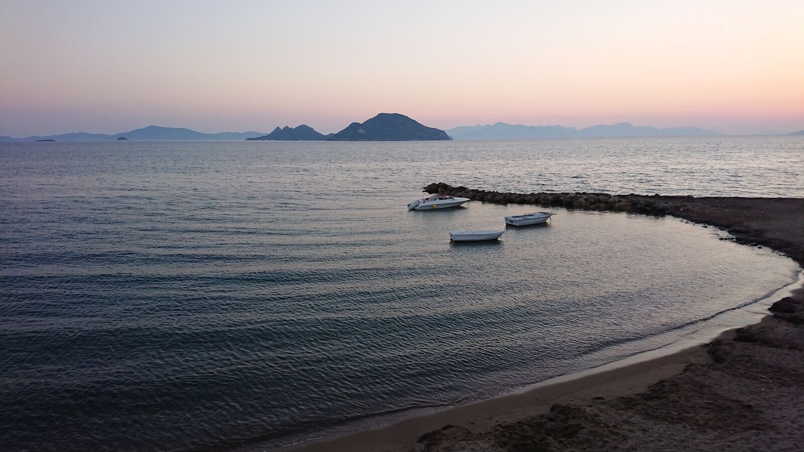 Sony Xperia XZ1 Compact sample photo. Sunset, beach, sea photography