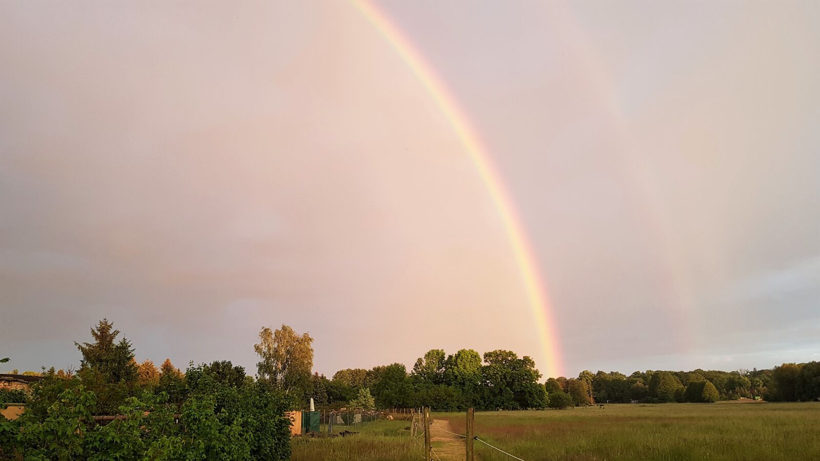 Samsung Galaxy S8 sample photo. Rainbow, colorful, color photography