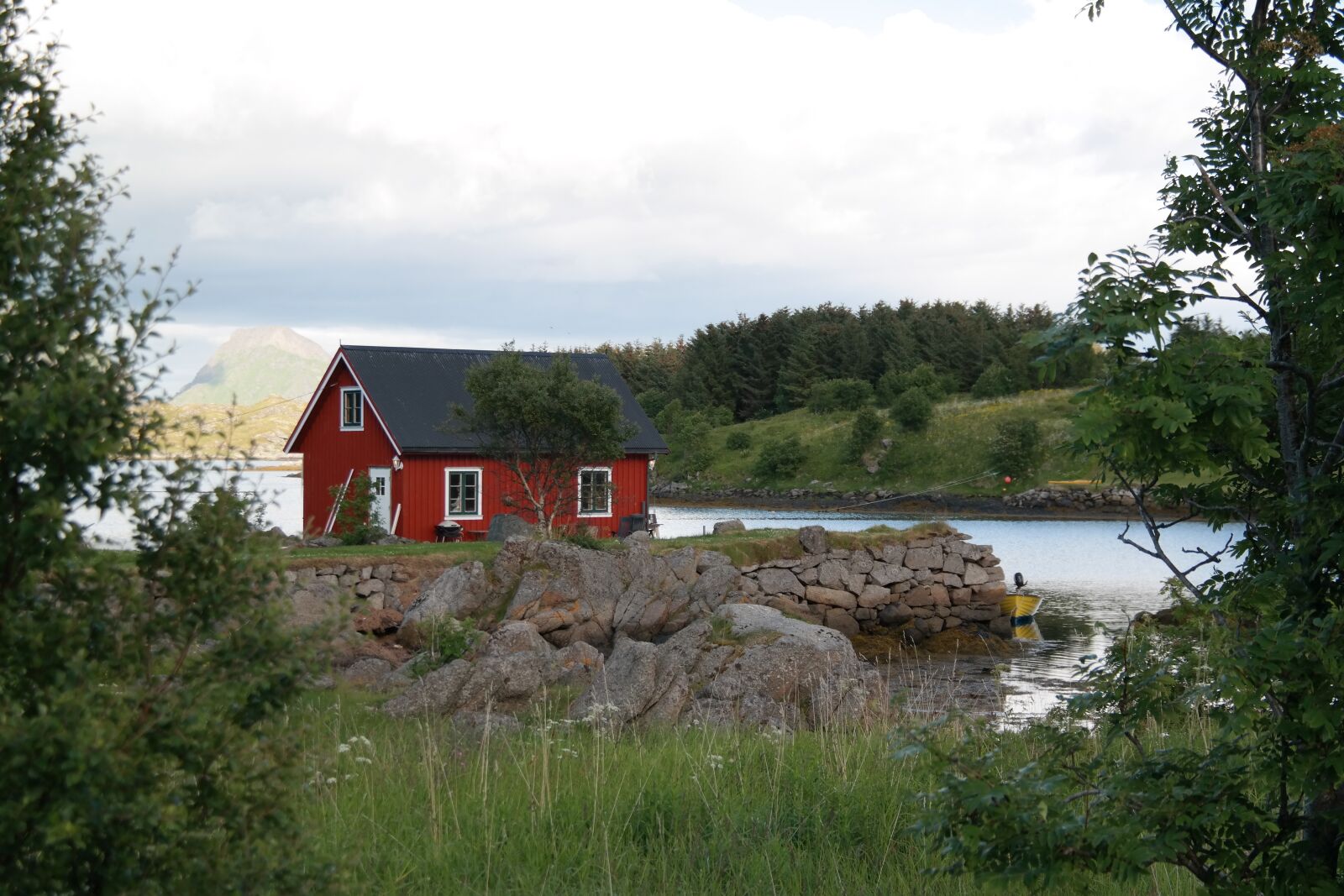 Samsung NX300 sample photo. House, landscape, water photography