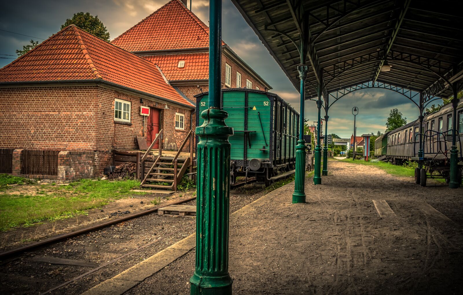 Sony a7 II + Sony FE 28-70mm F3.5-5.6 OSS sample photo. Train, wagon, railway station photography